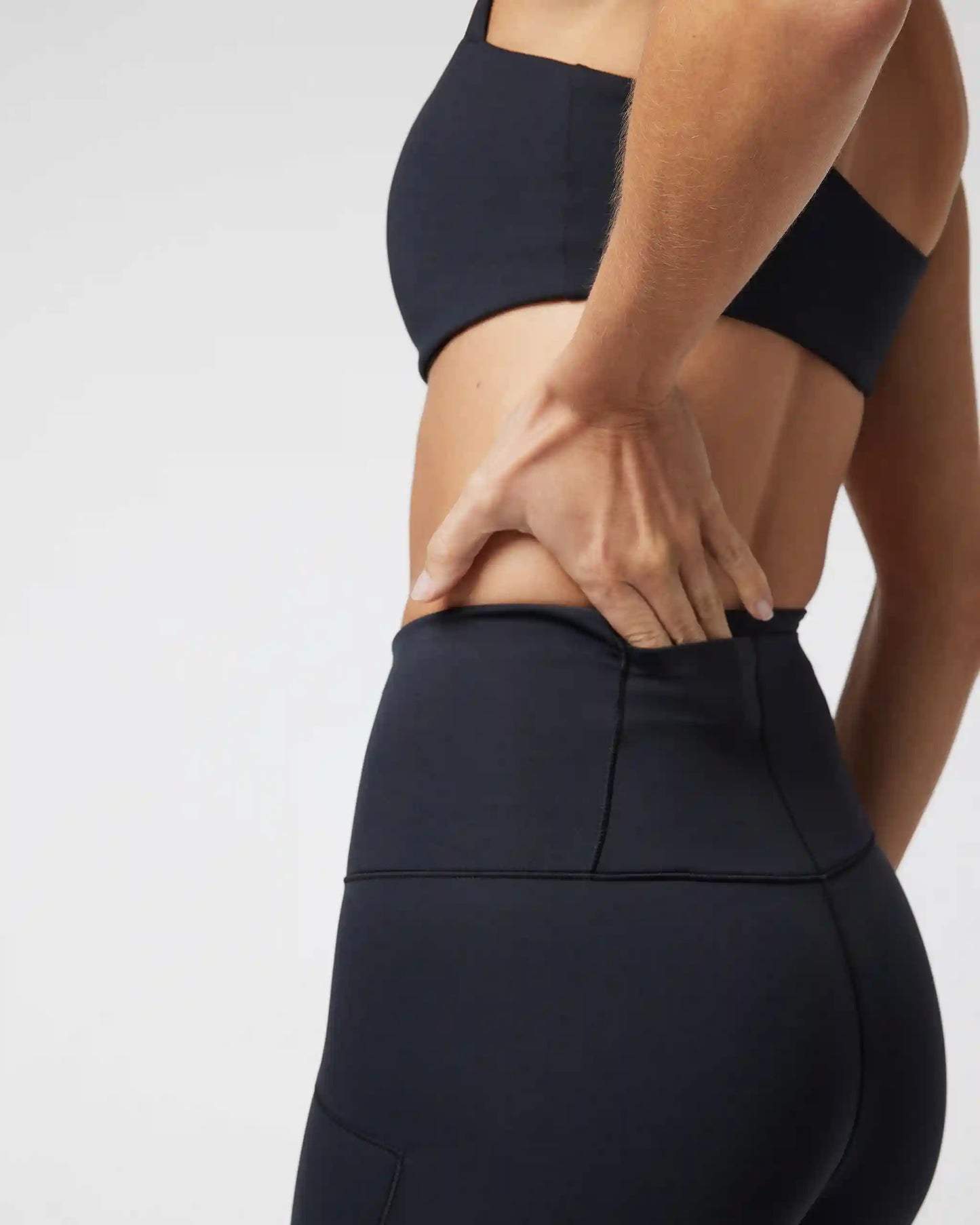 Evolve Zipped Legging