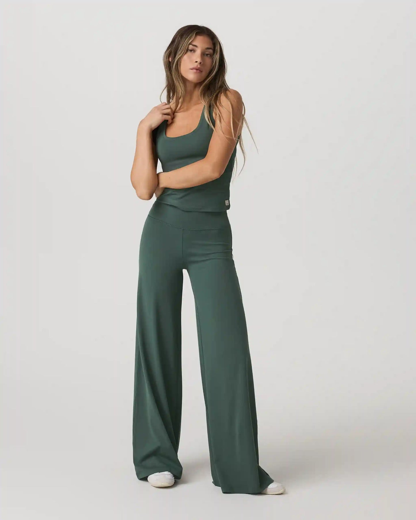 Halo Essential Scoop Tank