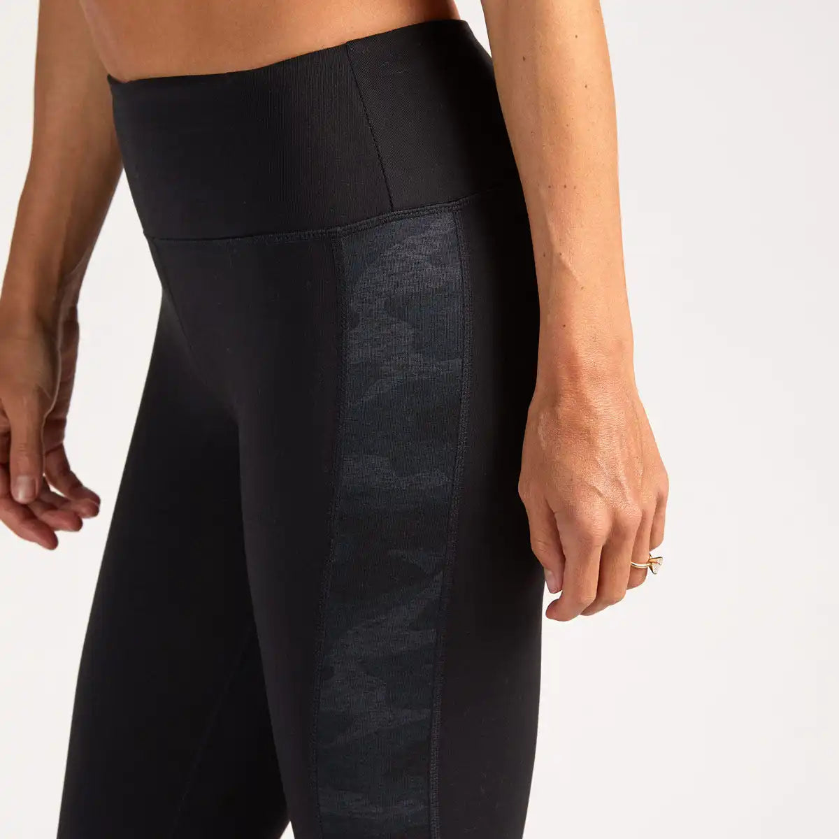 Asymmetric Block Legging