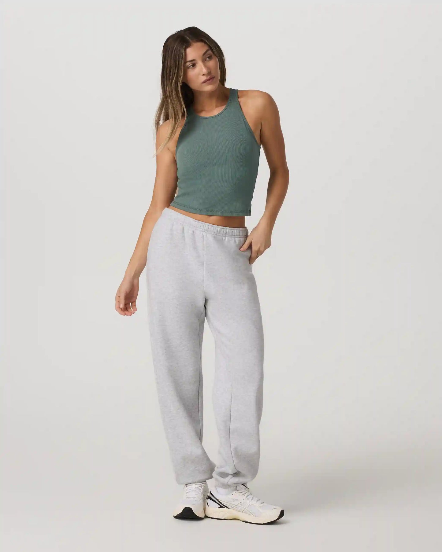 Pose Plyo Tank