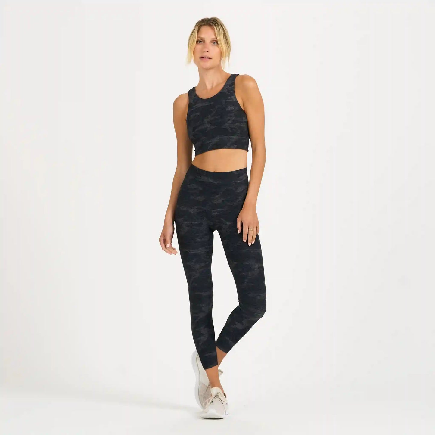 Clean Elevation Legging-Short
