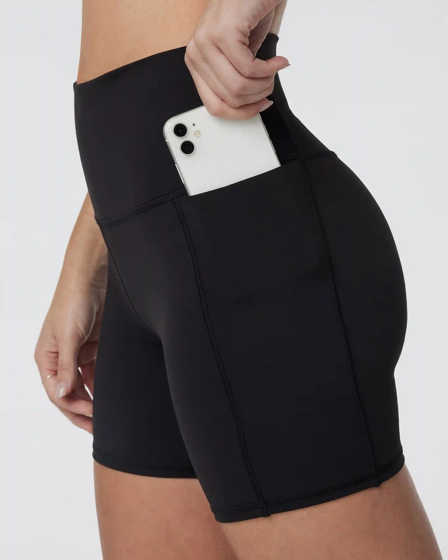 Studio Pocket Short