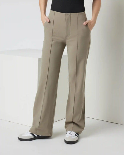 Womens Vuori Meta™ Wideleg Pant - Short