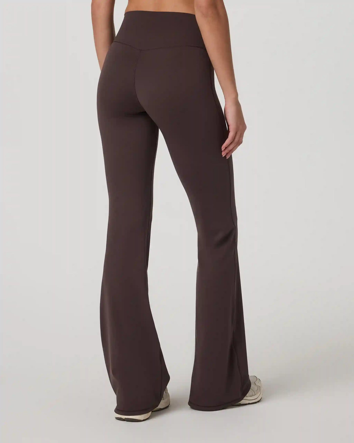 Vuori AllTheForm™ Flare - Short
