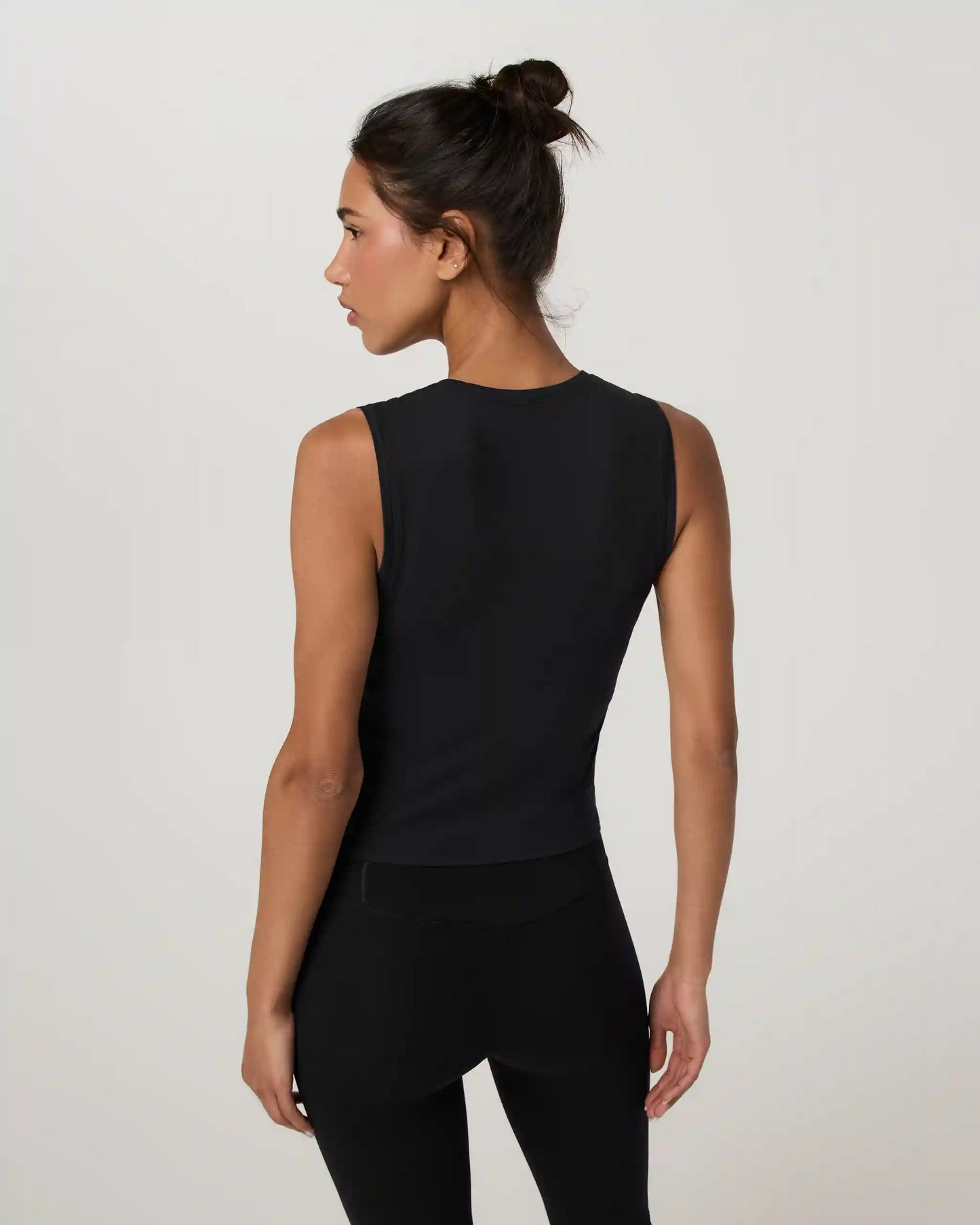 Halo Essential Scoop Tank Long