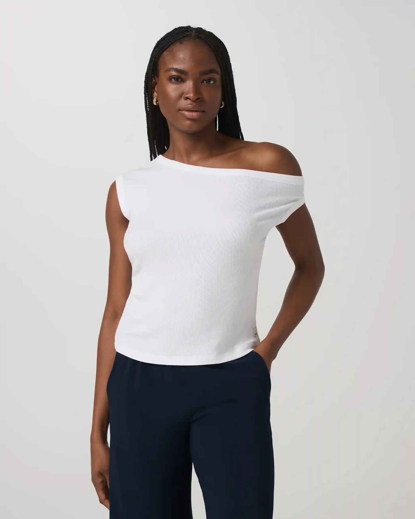 Cove Asymmetric Top
