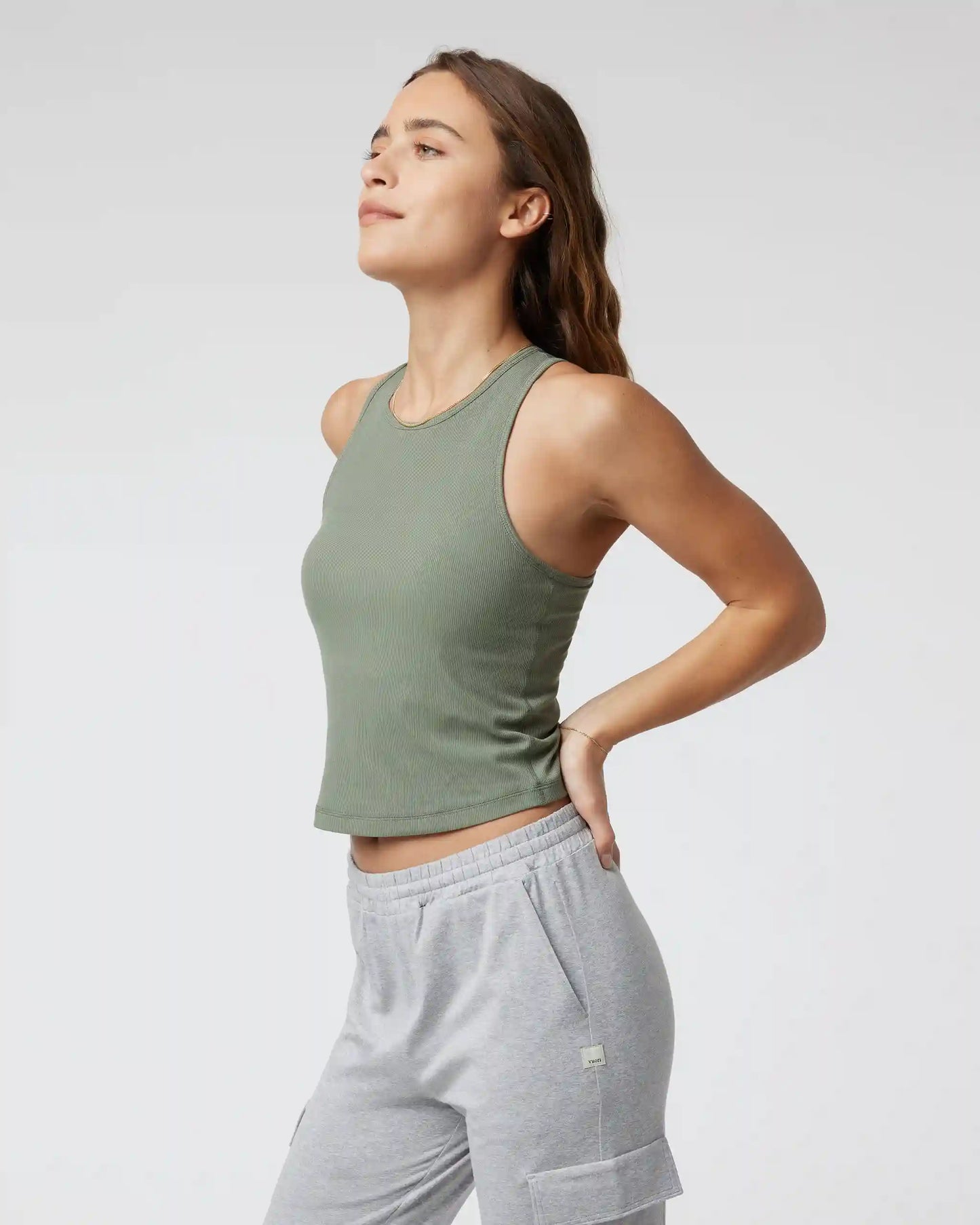 Pose Plyo Tank