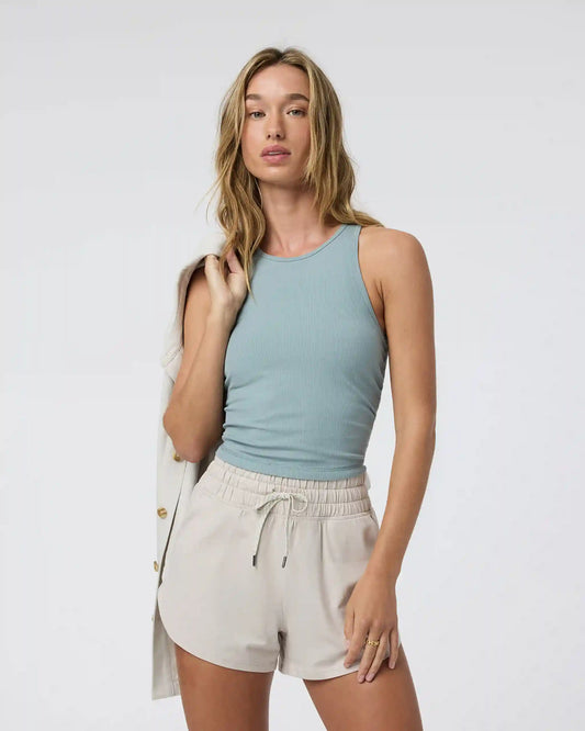 Pose Plyo Tank