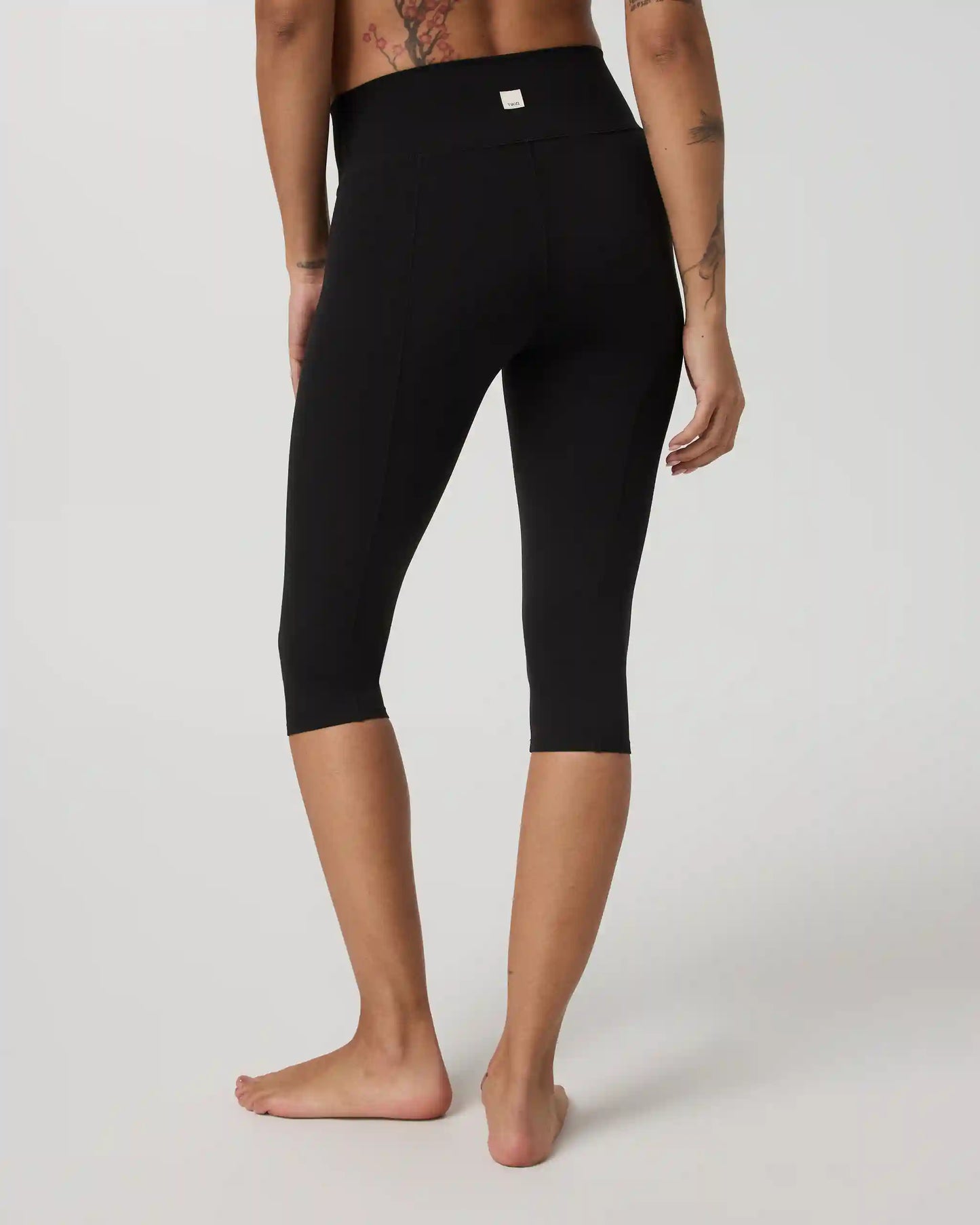 Vuori AllTheFeels™ Shirred Crop
