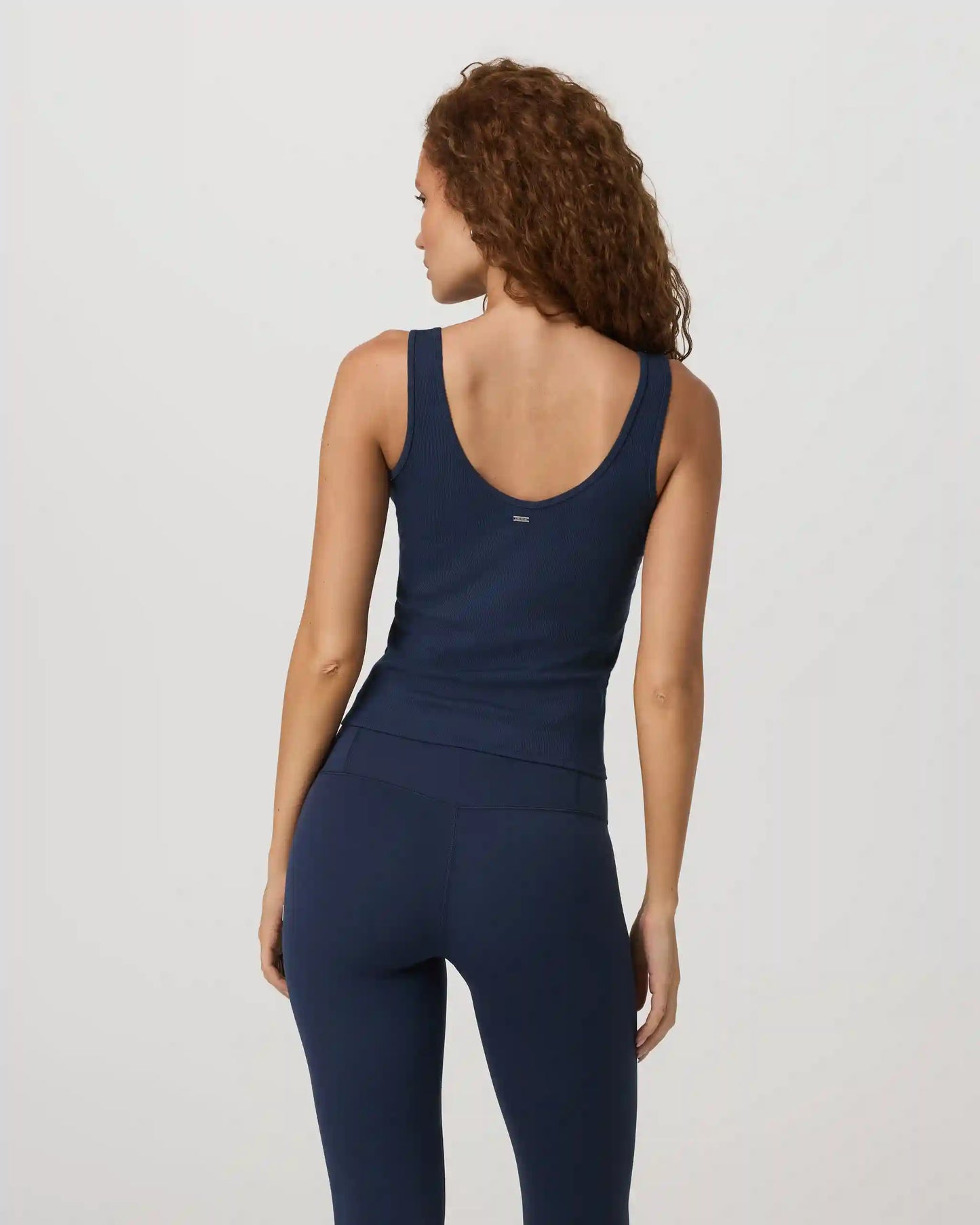 Pose Twin Tank