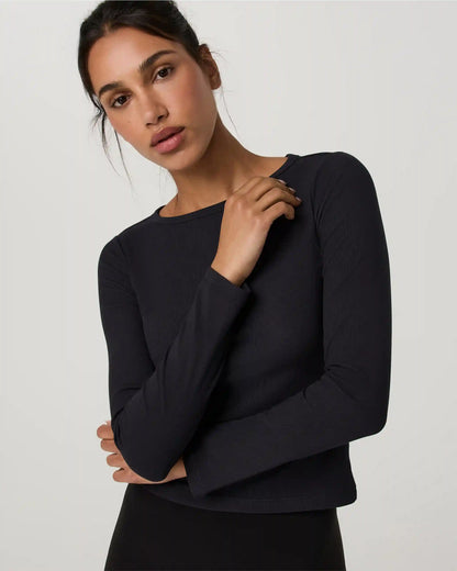 Long Sleeve Pose Subtle Scoop