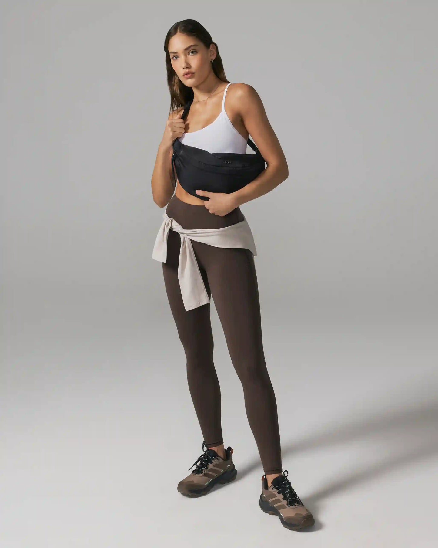 Vuori Arden Crescent Sling