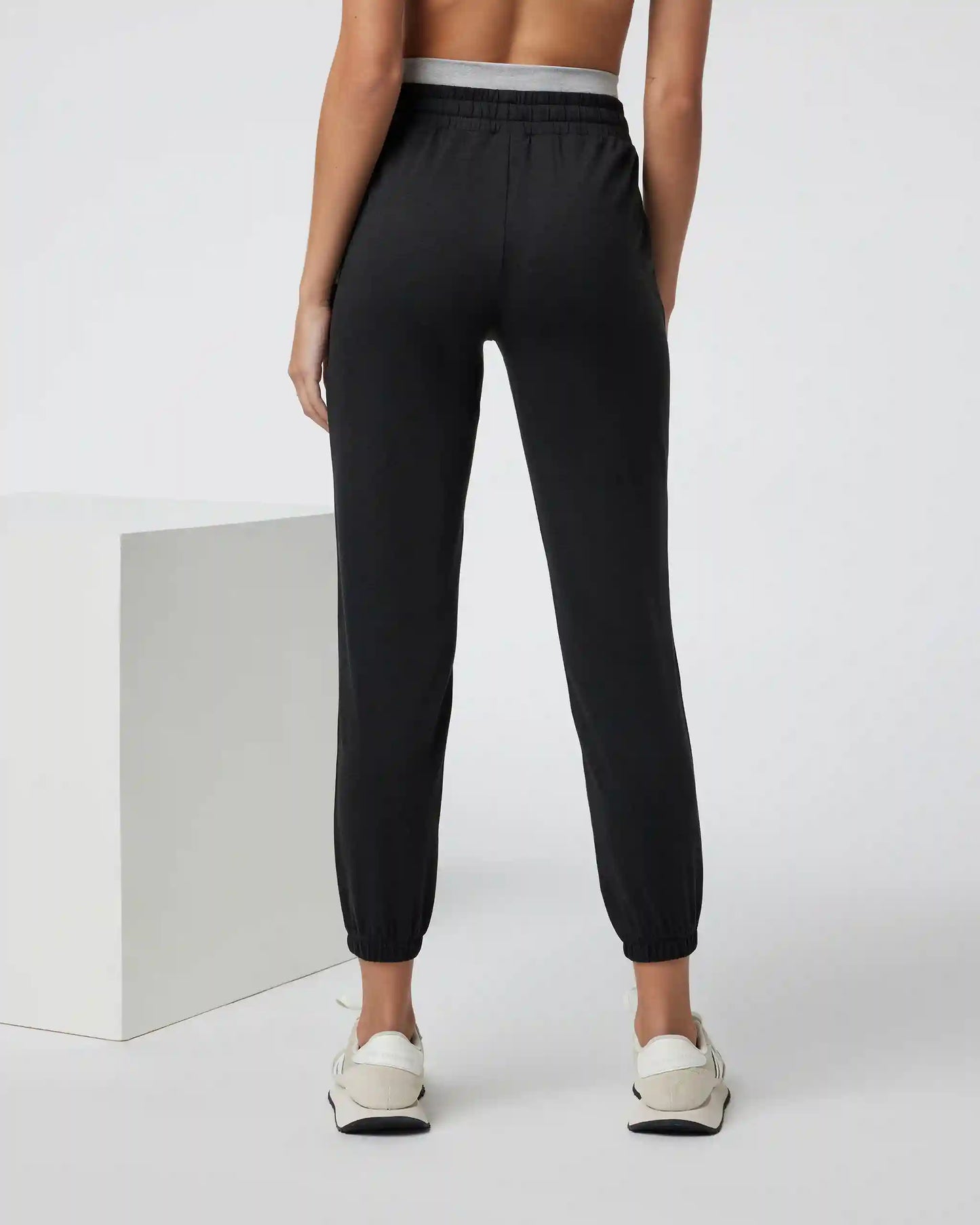 Halo Warm-Up Jogger