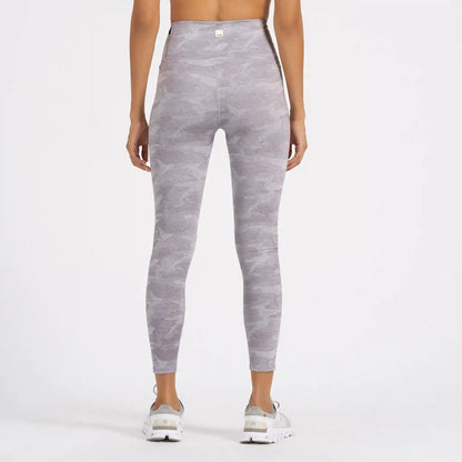 Clean Elevation Legging