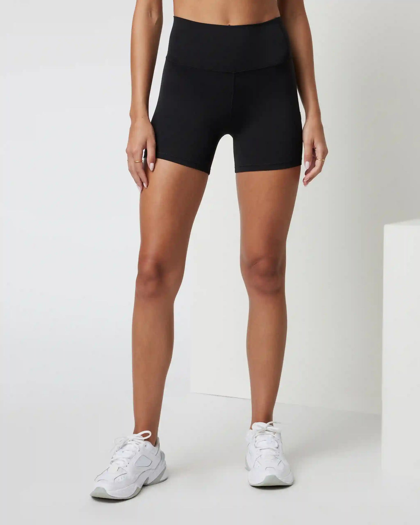 Vuori AllTheFeels™ Short 4"
