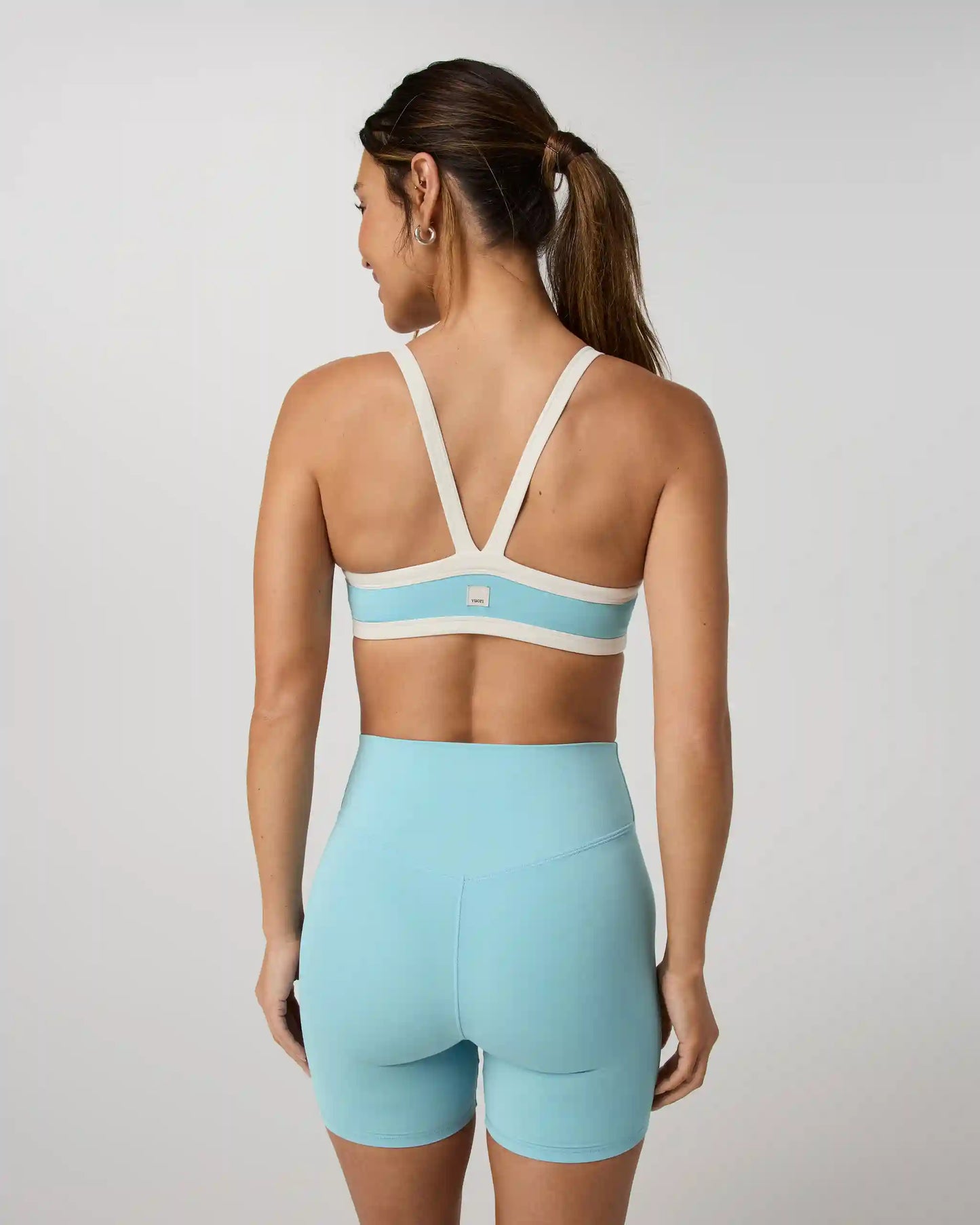 Vuori AllTheForm™ V Neck Bra
