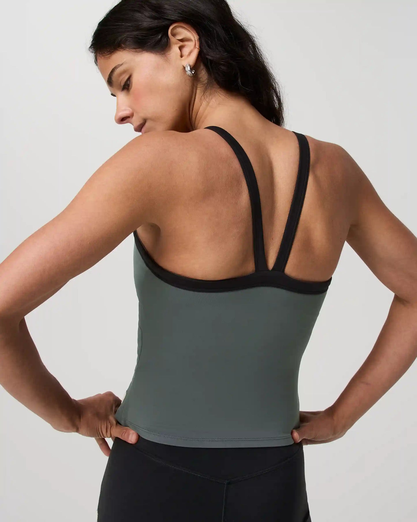 Vuori AllTheForm™ V Neck Tank