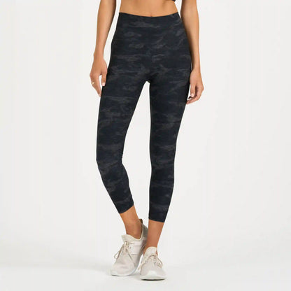 Clean Elevation Legging-Short