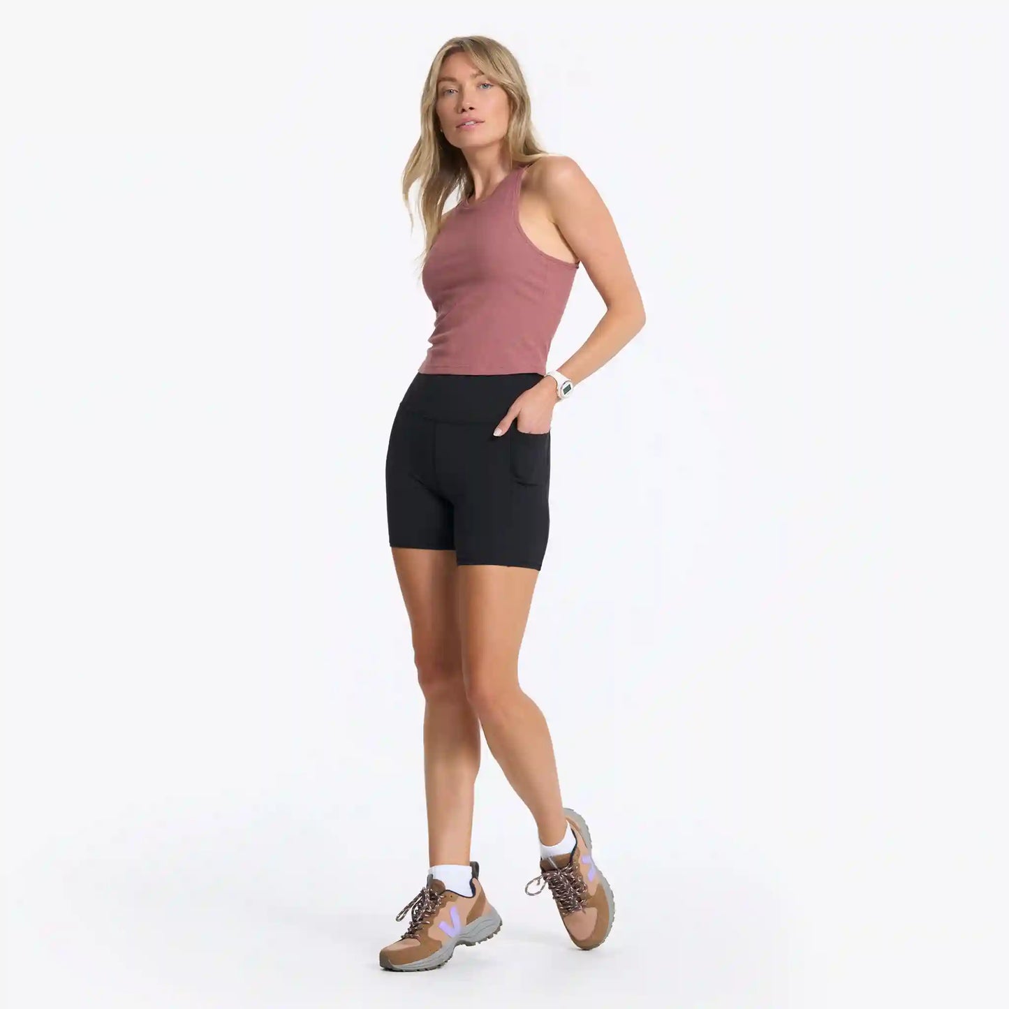 Pose Plyo Tank