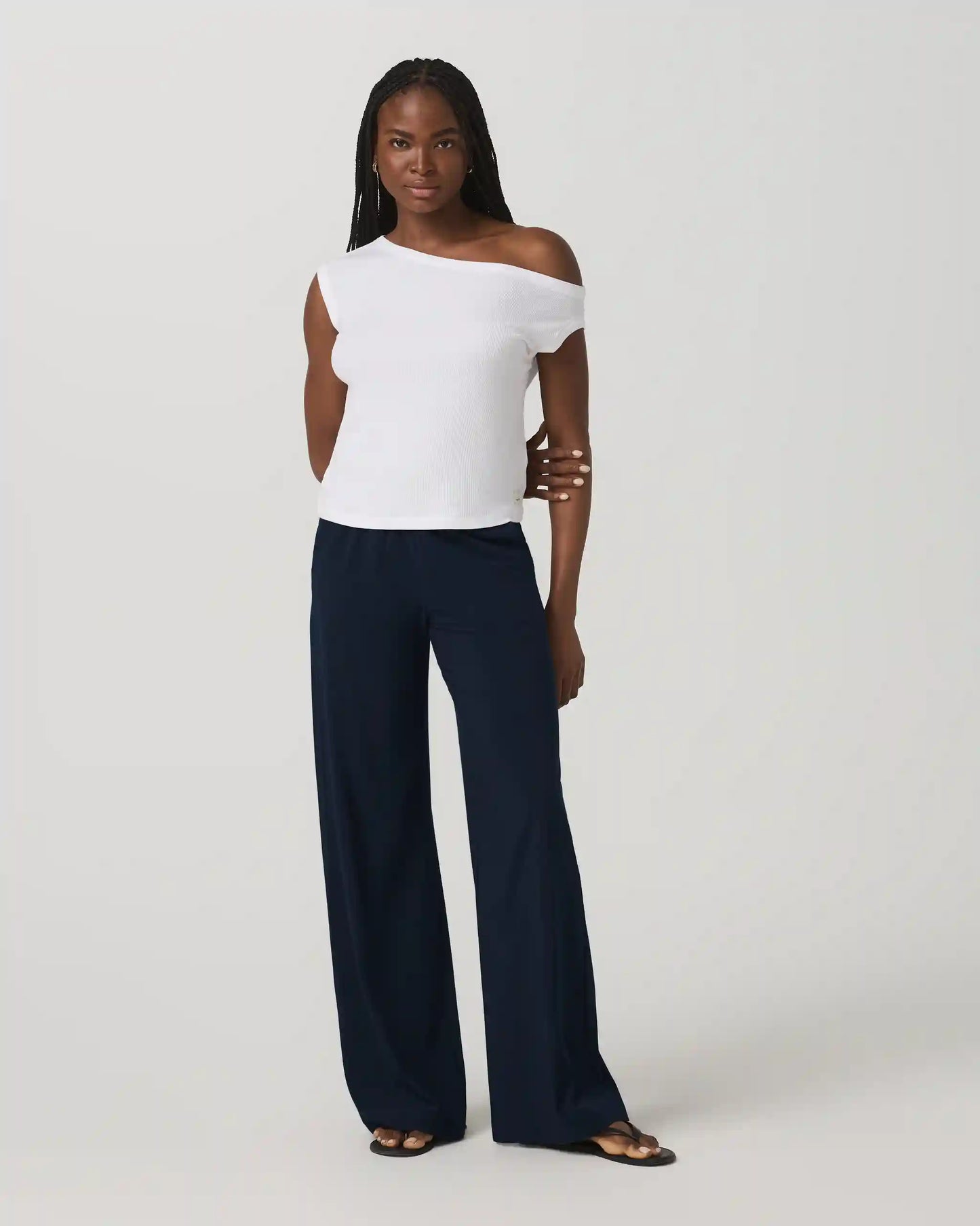 Cove Asymmetric Top