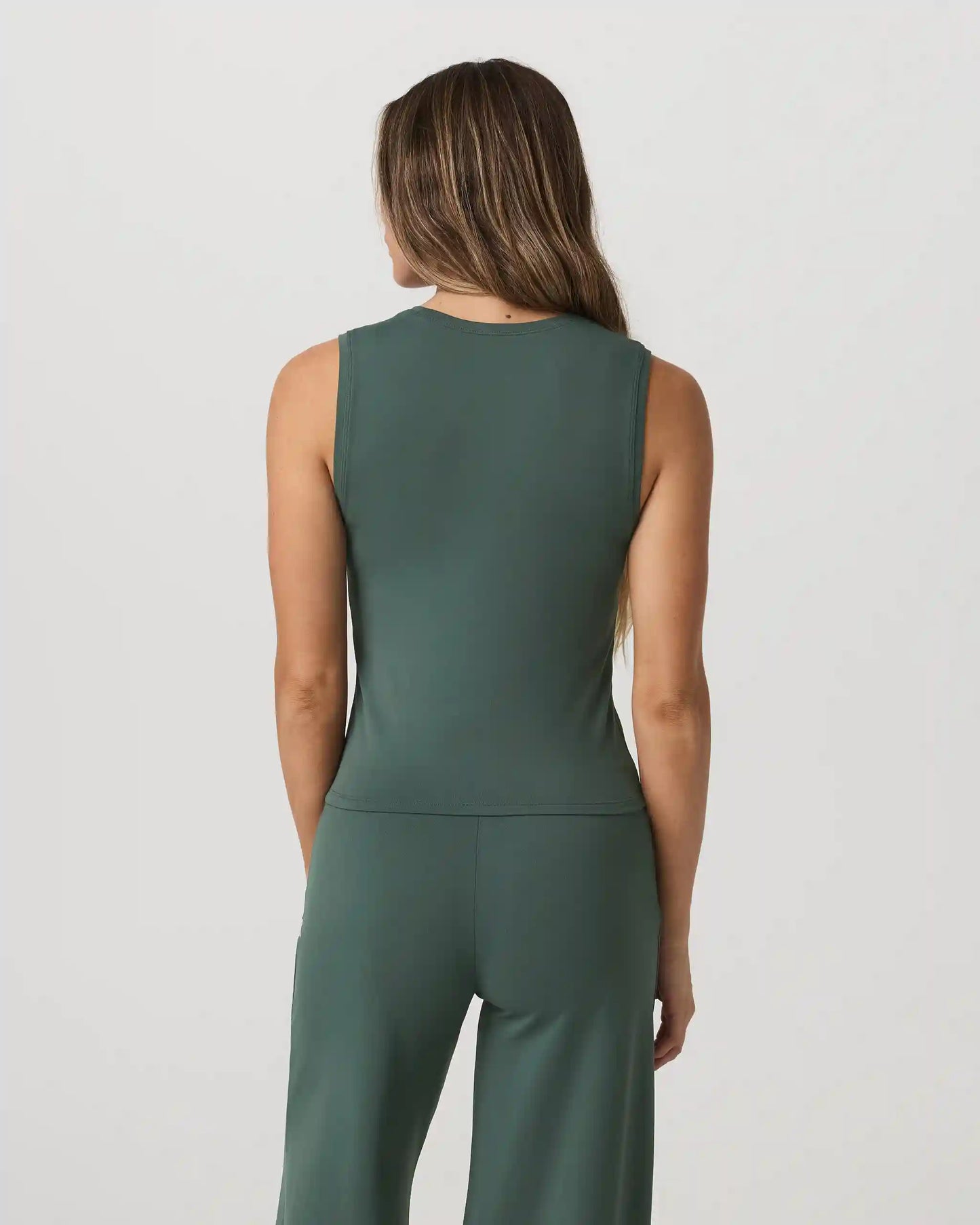 Halo Essential Scoop Tank