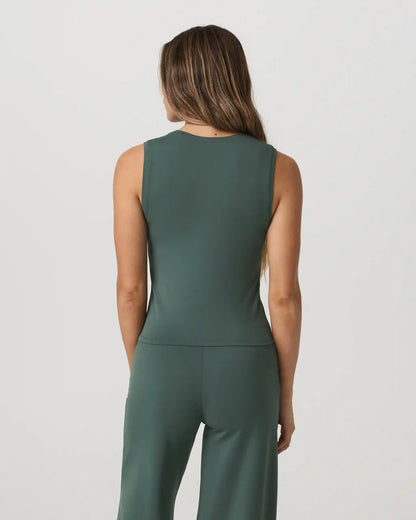 Halo Essential Scoop Tank