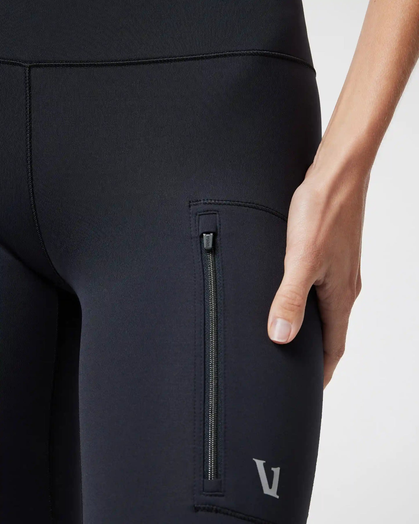 Evolve Zipped Legging