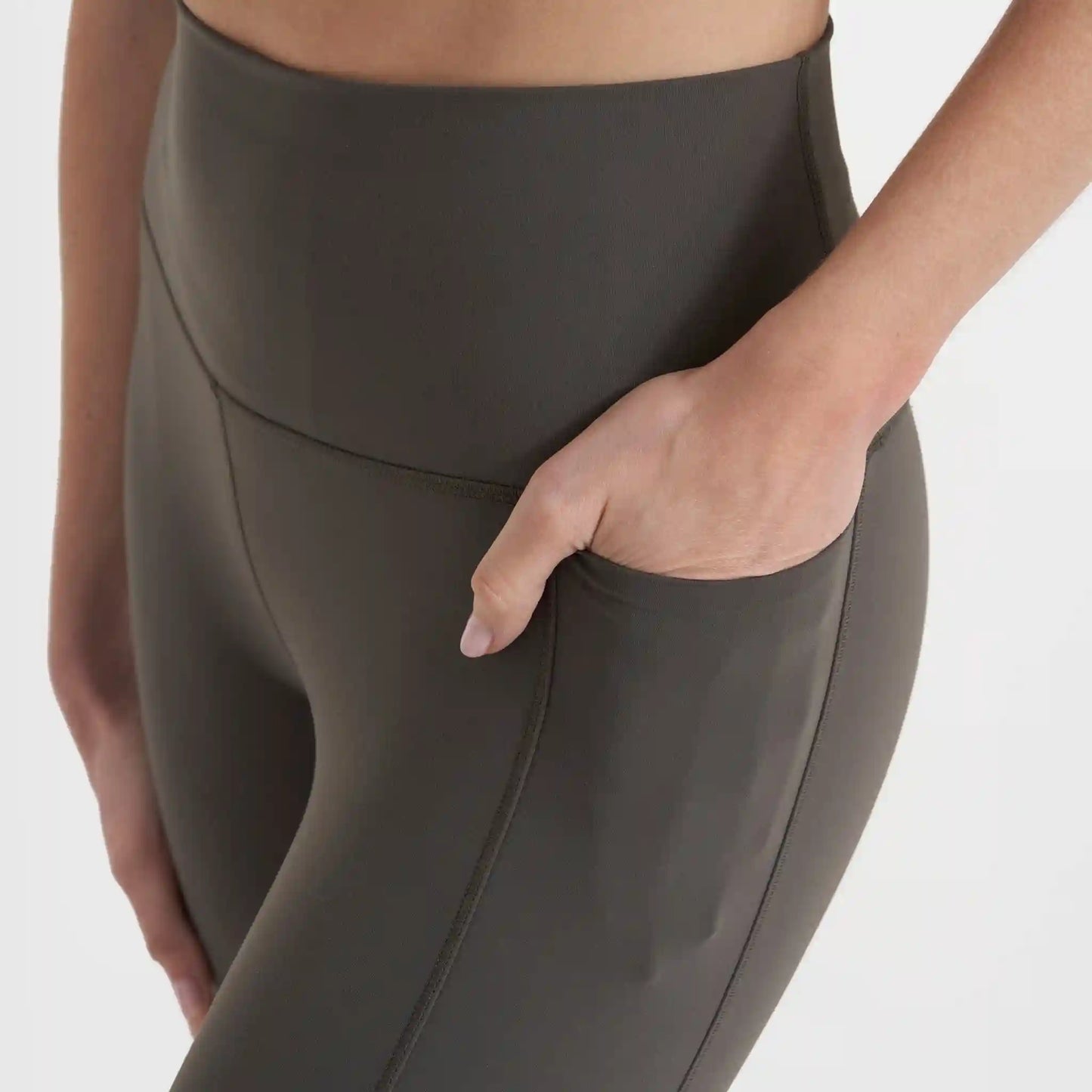 Studio Pocket Legging-Short