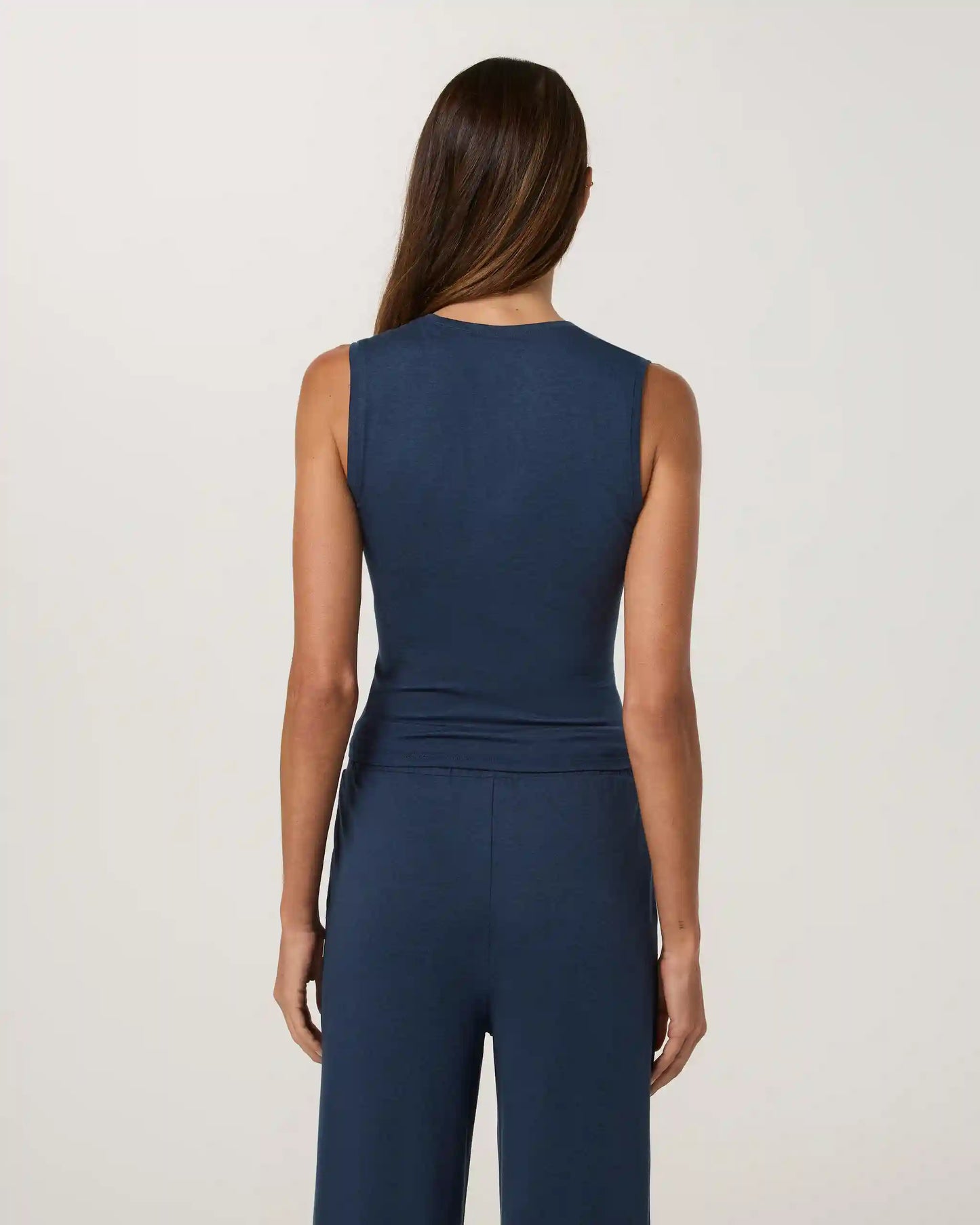 Halo Essential Scoop Tank