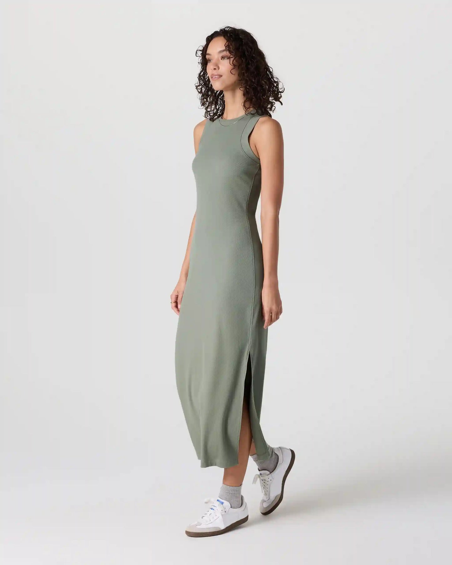 Pose Modern Dress
