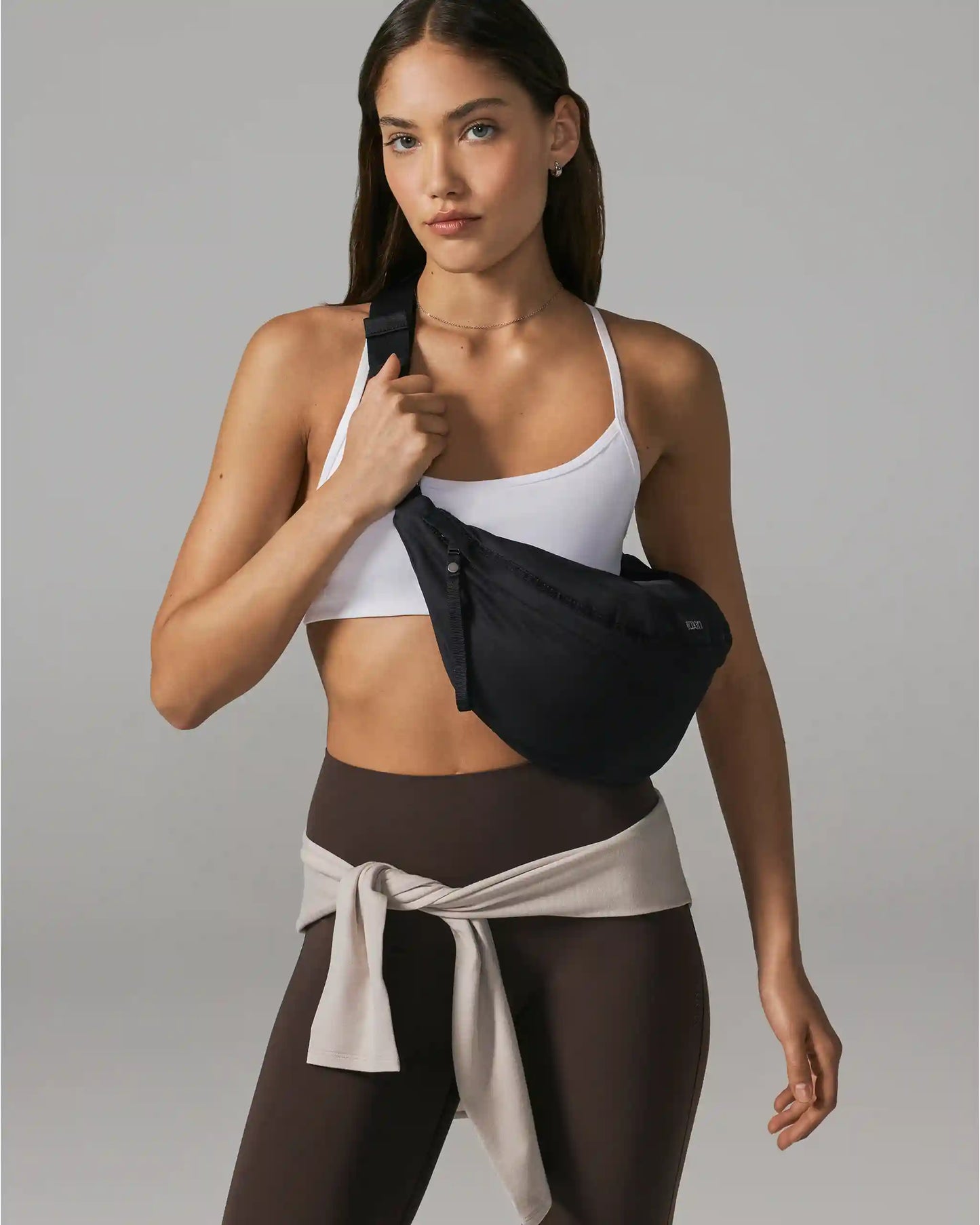 Vuori Arden Crescent Sling