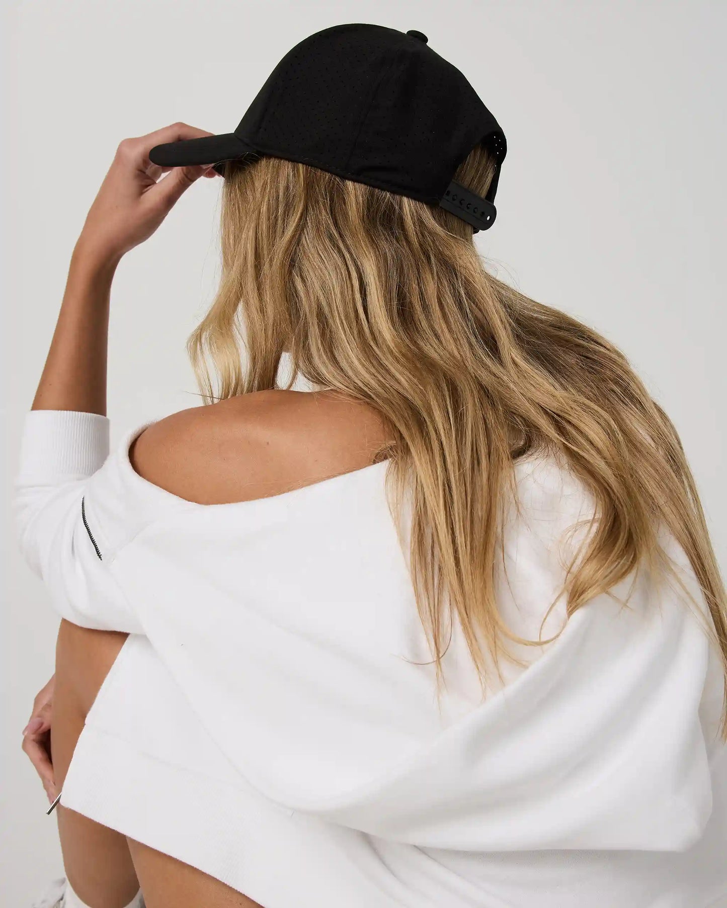 Vuori Wordmark Water Tech Hat