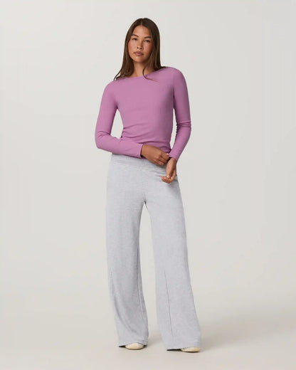 Long Sleeve Pose Subtle Scoop
