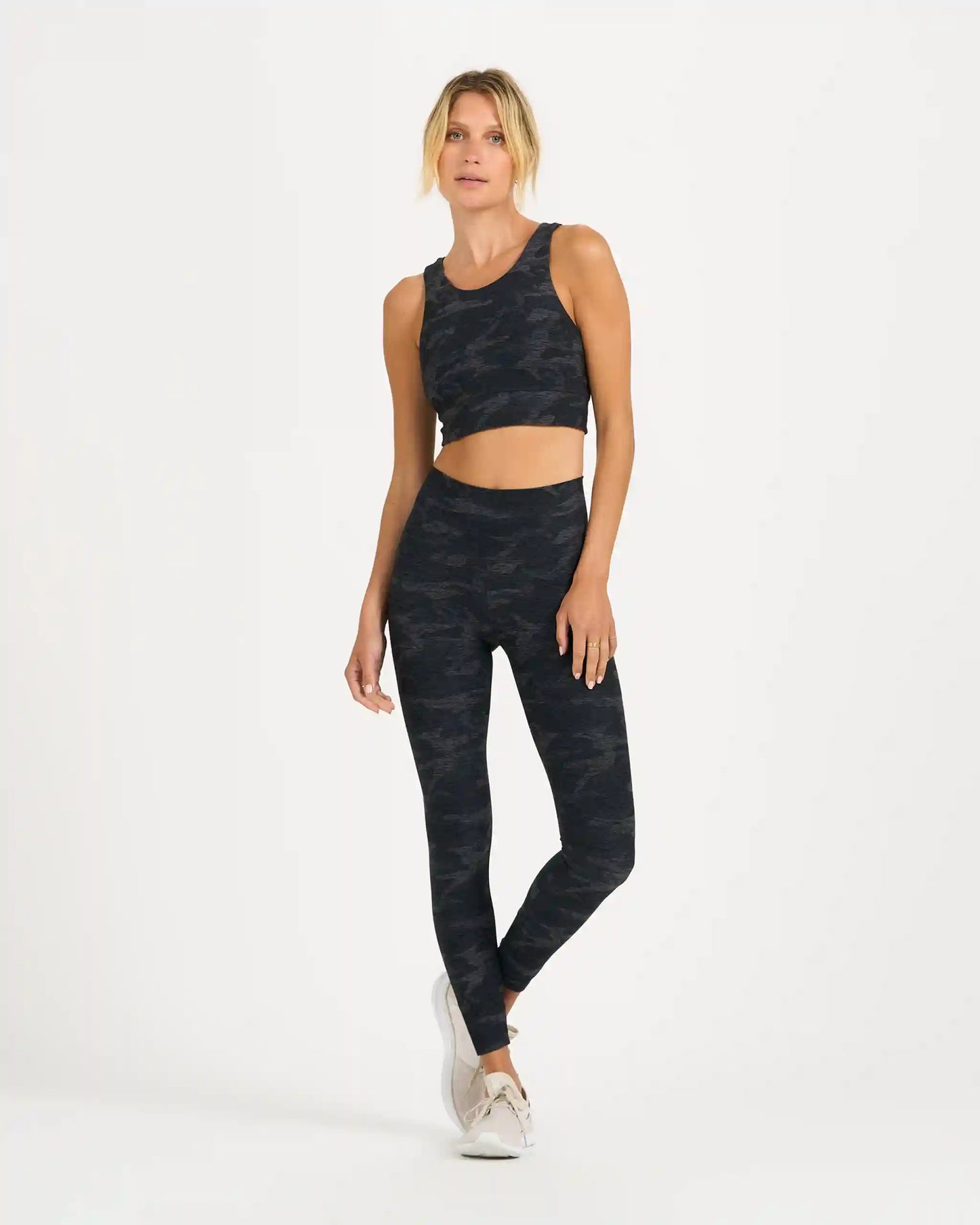 Clean Elevation Legging