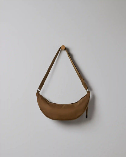 Vuori Arden Crescent Sling