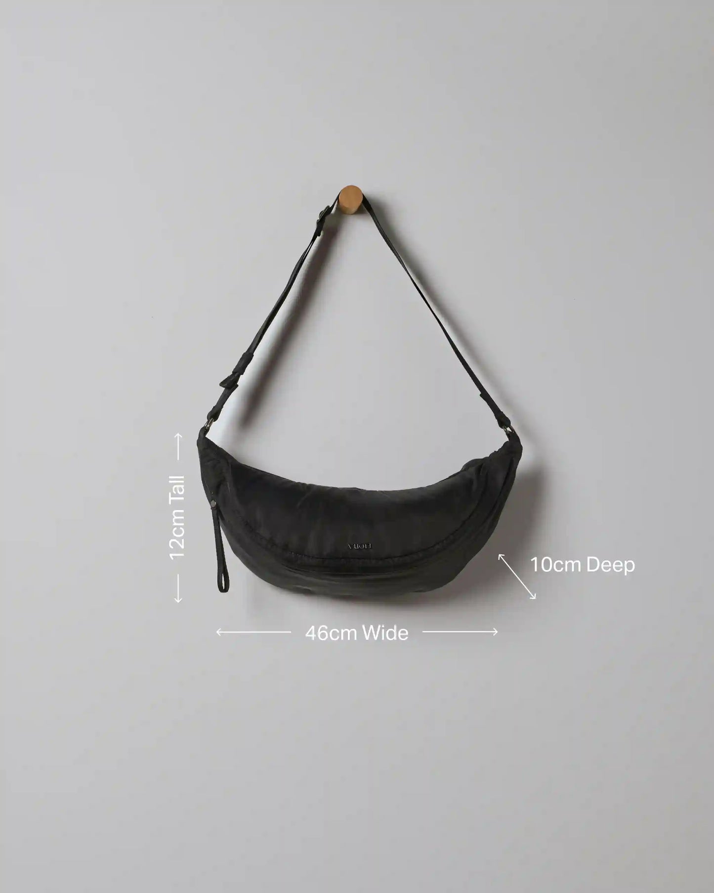 Vuori Arden Crescent Sling