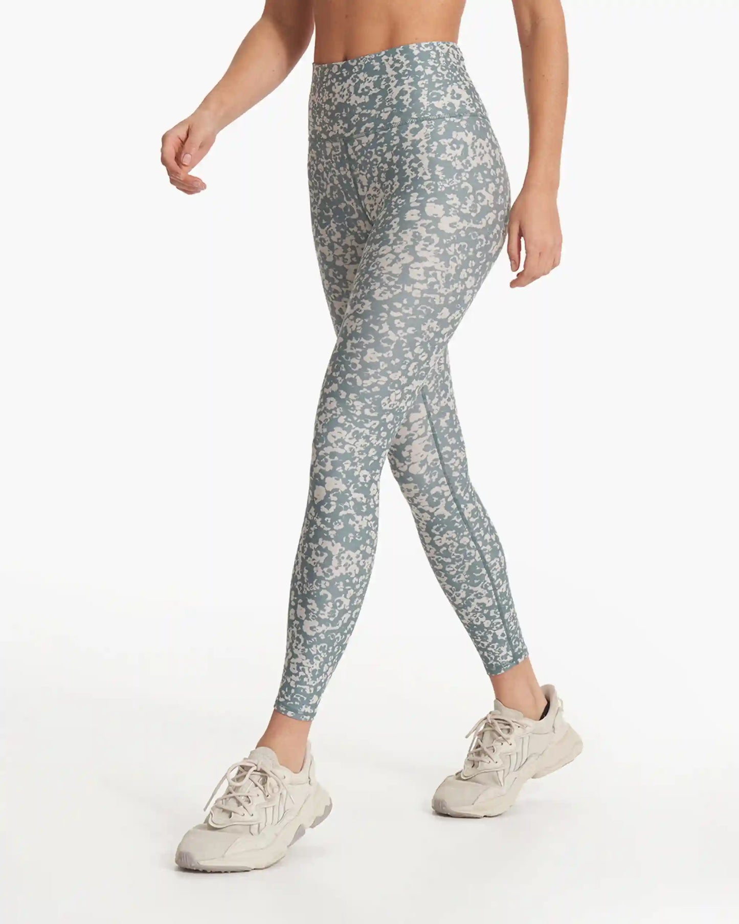 Clean Elevation Legging