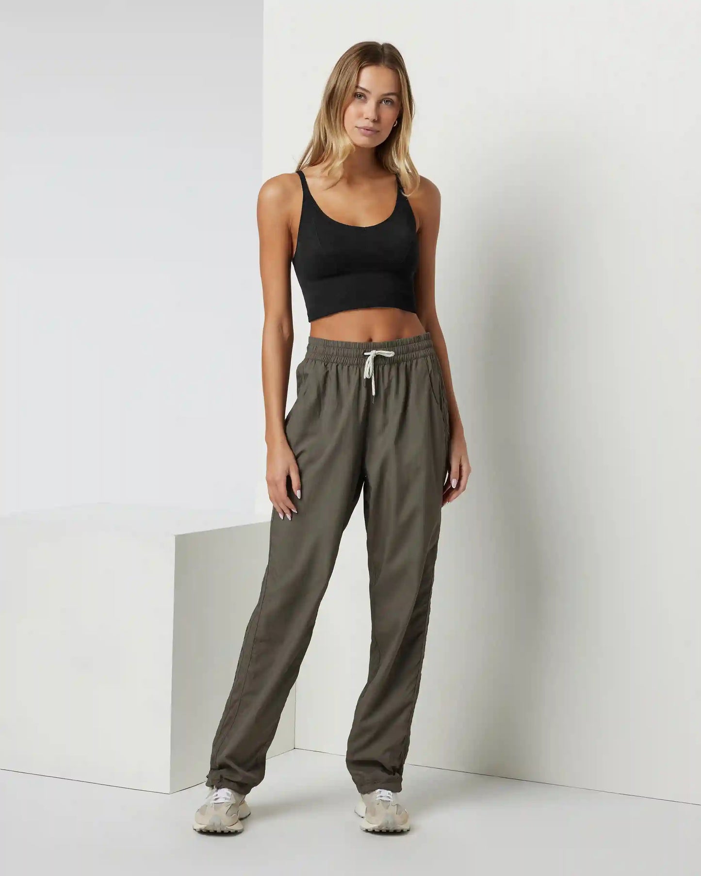 Quince Seamless Crop