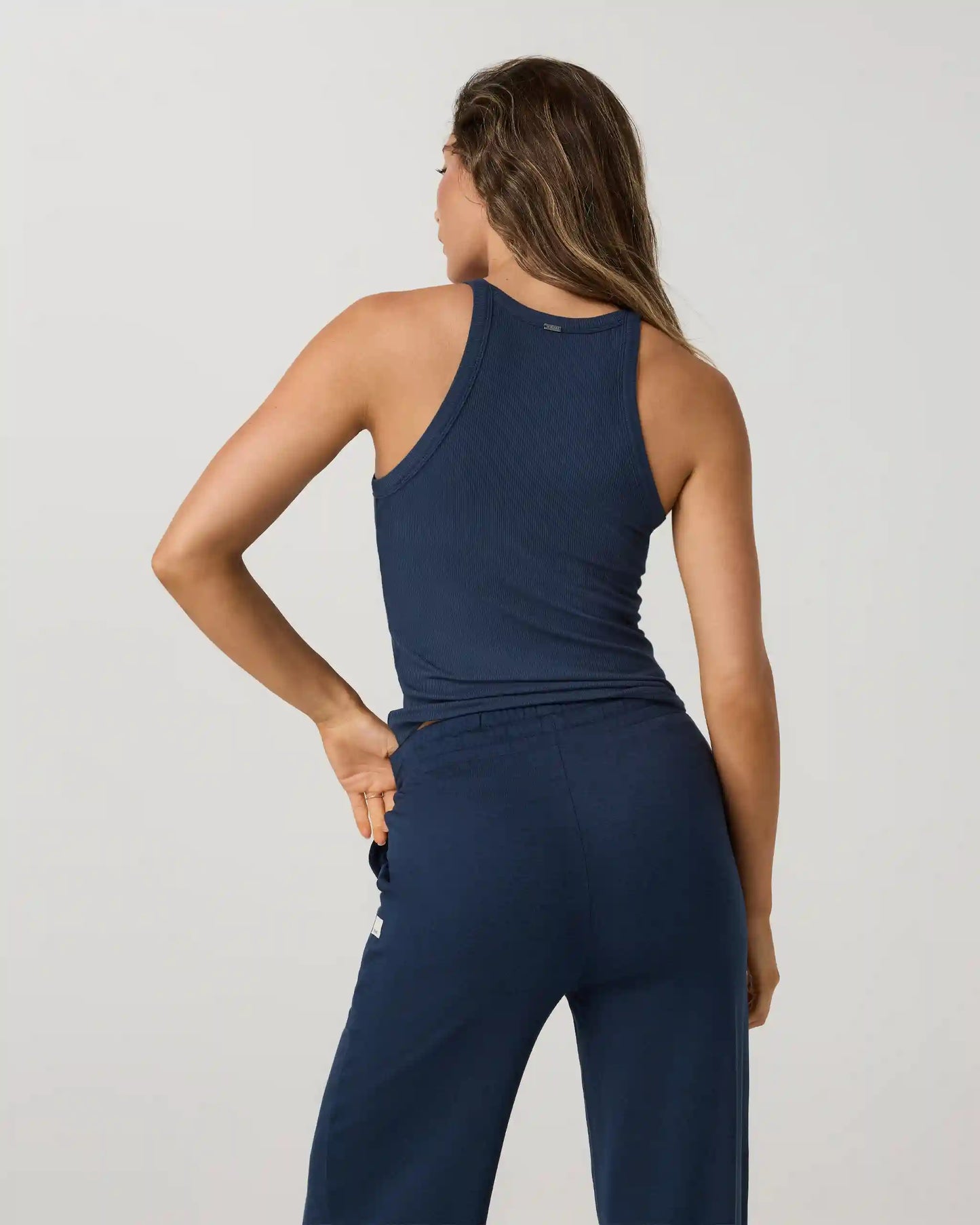 Cove Layering Tank