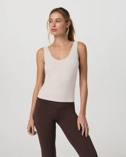 Pose Twin Tank