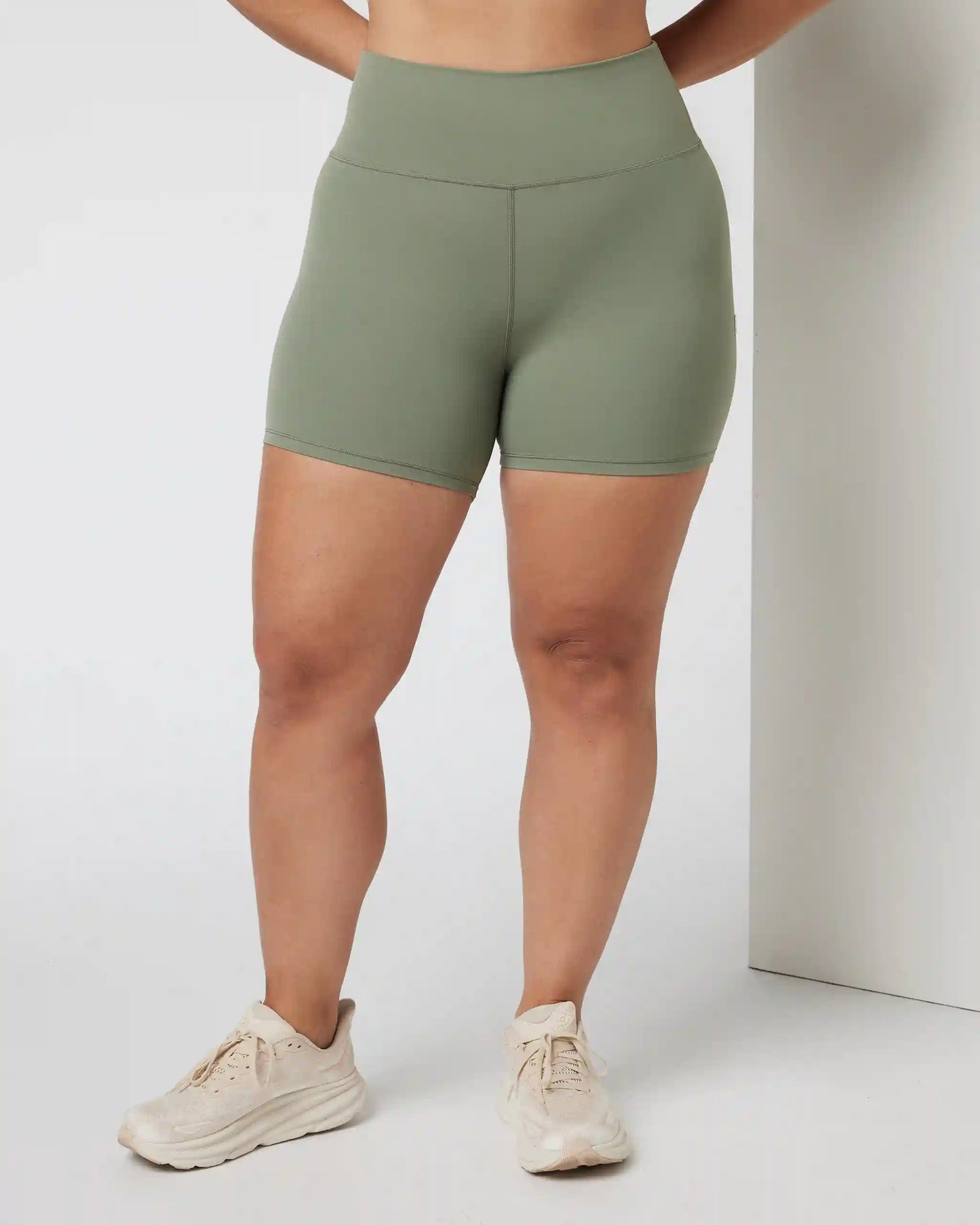 Vuori AllTheFeels™ Short 4"