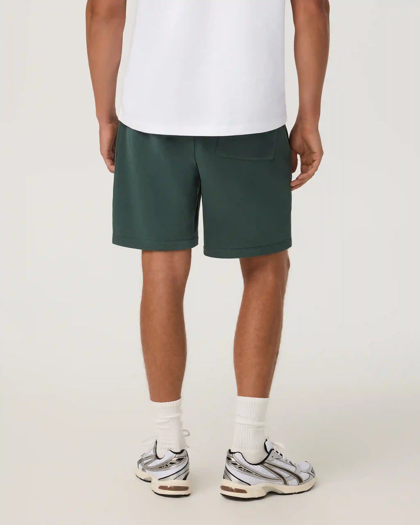 Seaside Short 8"