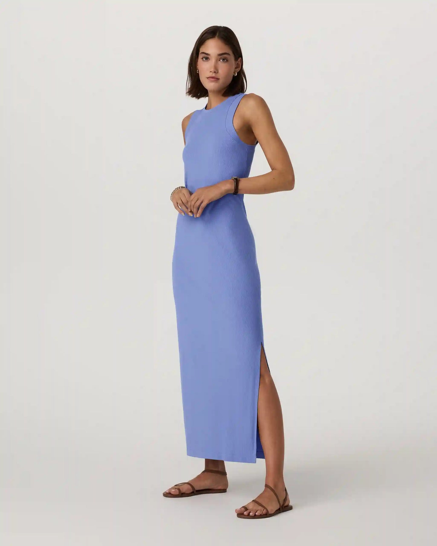 Pose Modern Dress