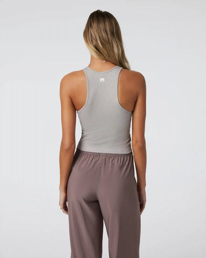 Pose Plyo Tank