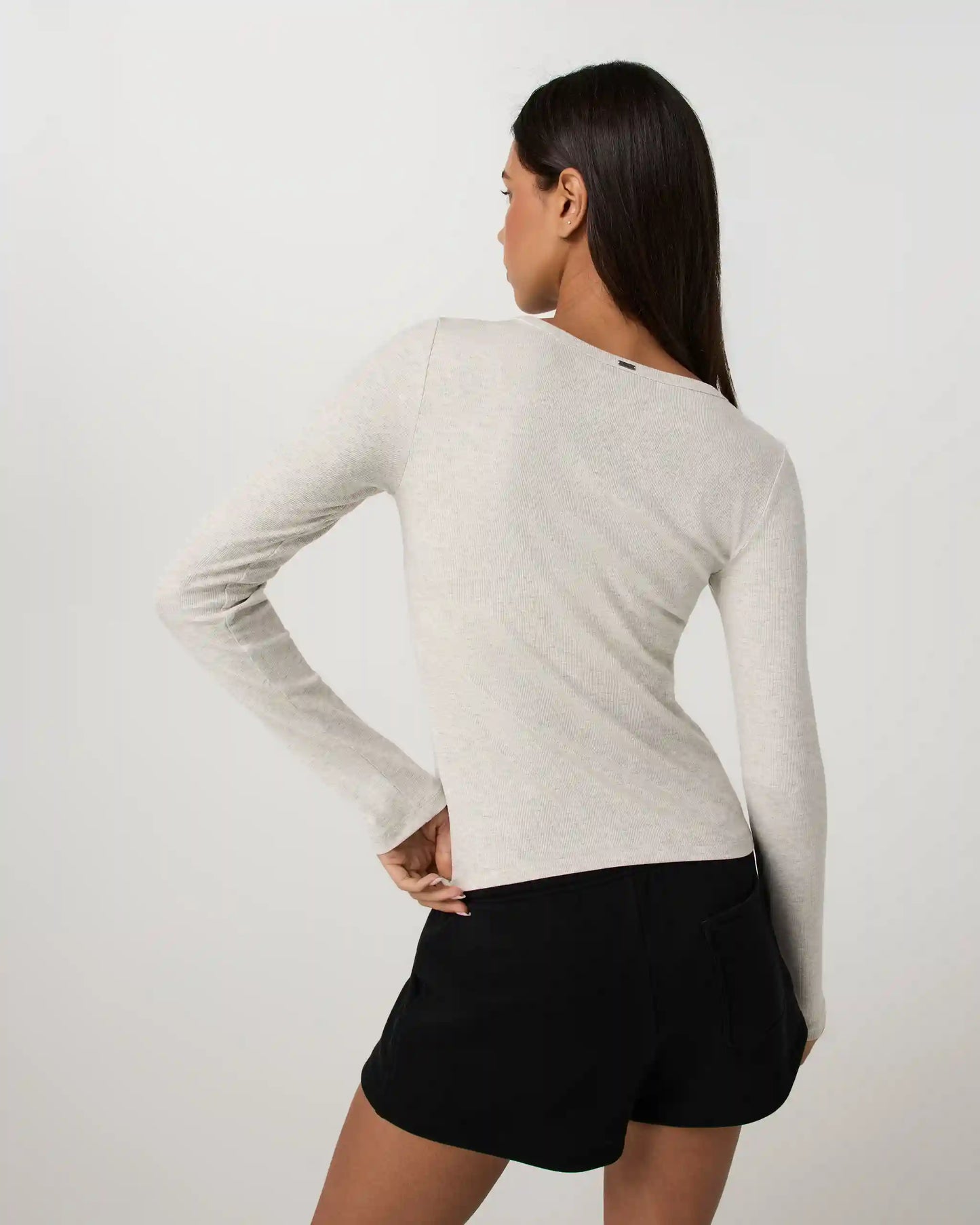 Long Sleeve Pose Subtle Scoop