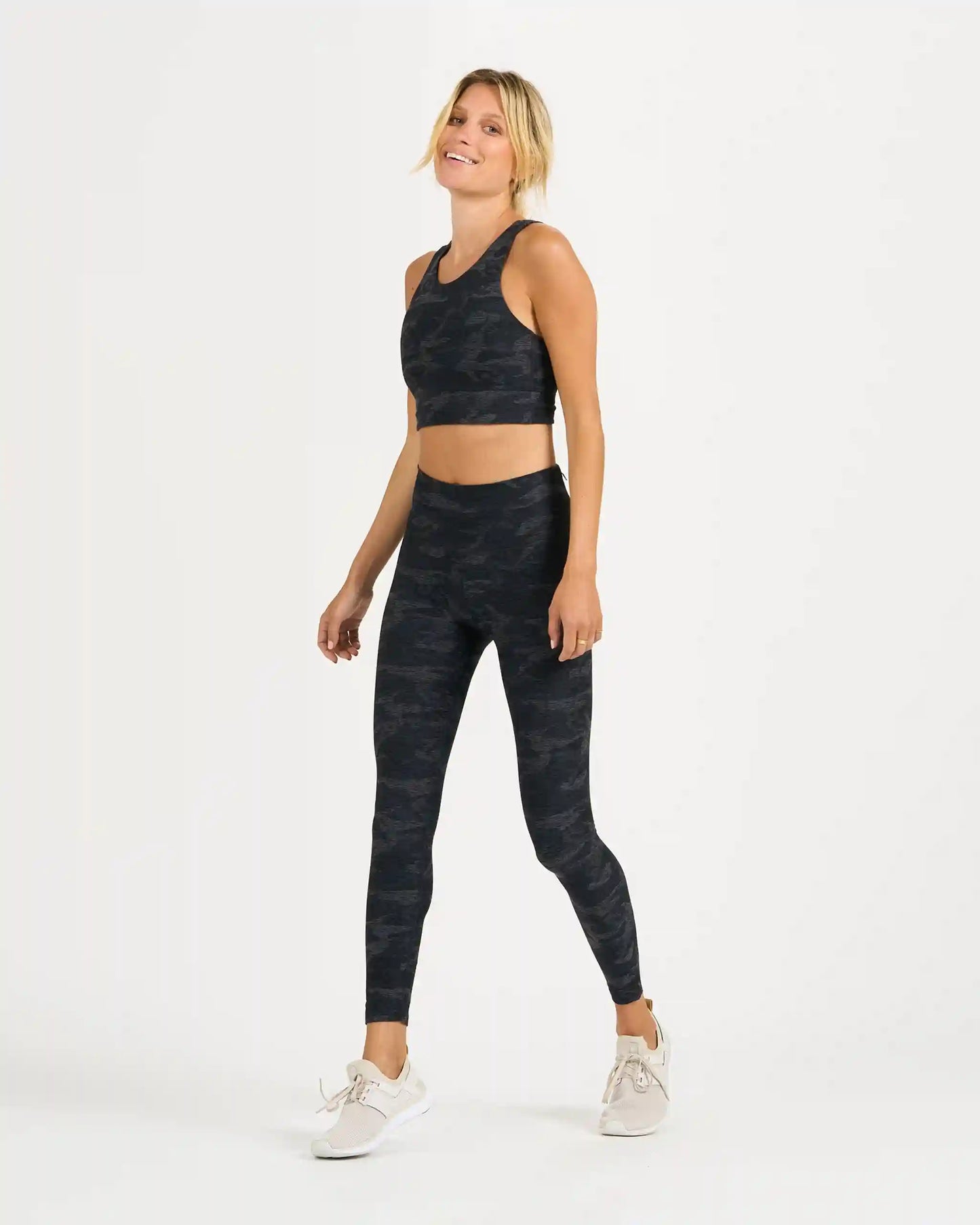 Clean Elevation Legging