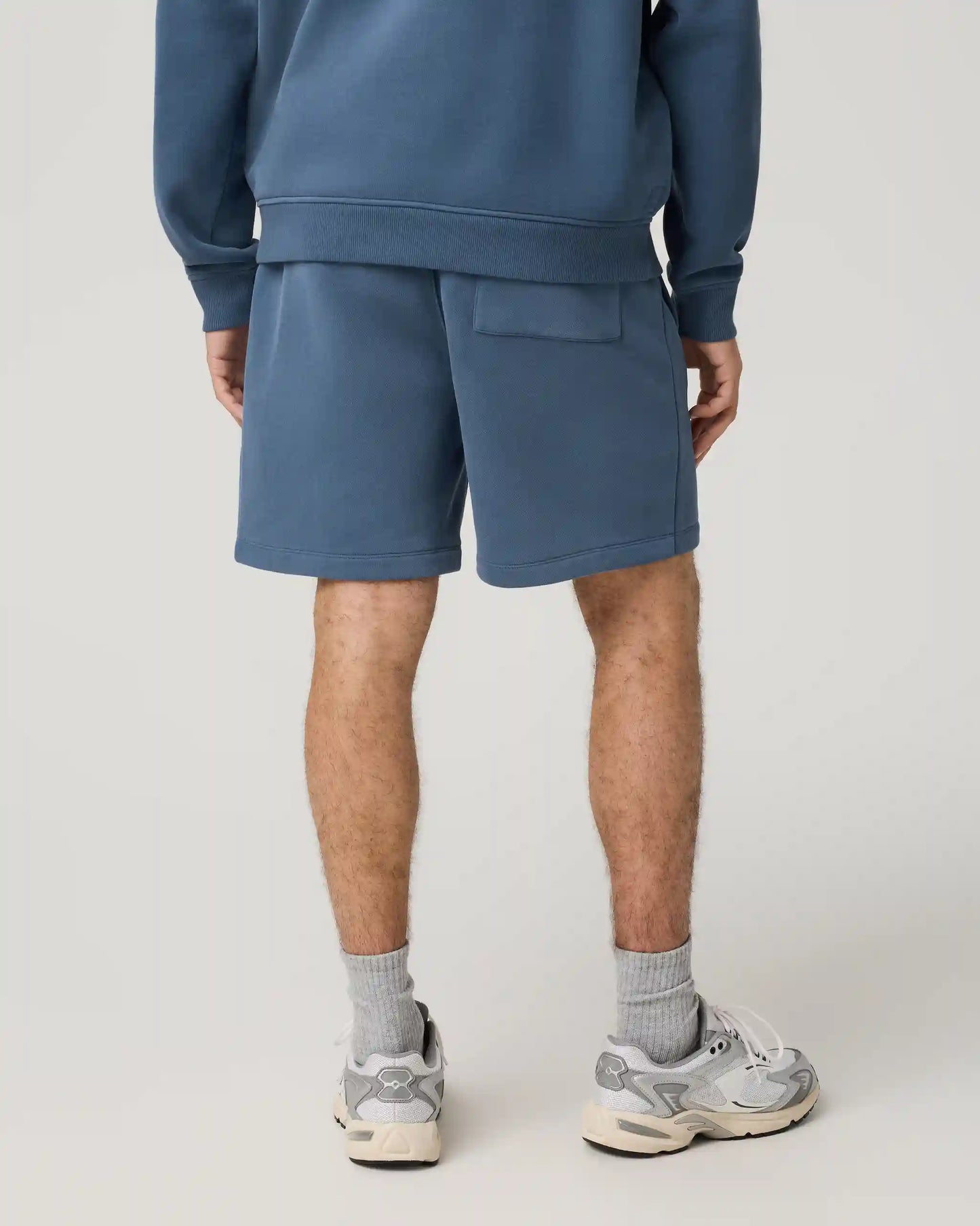 Seaside Short 8"