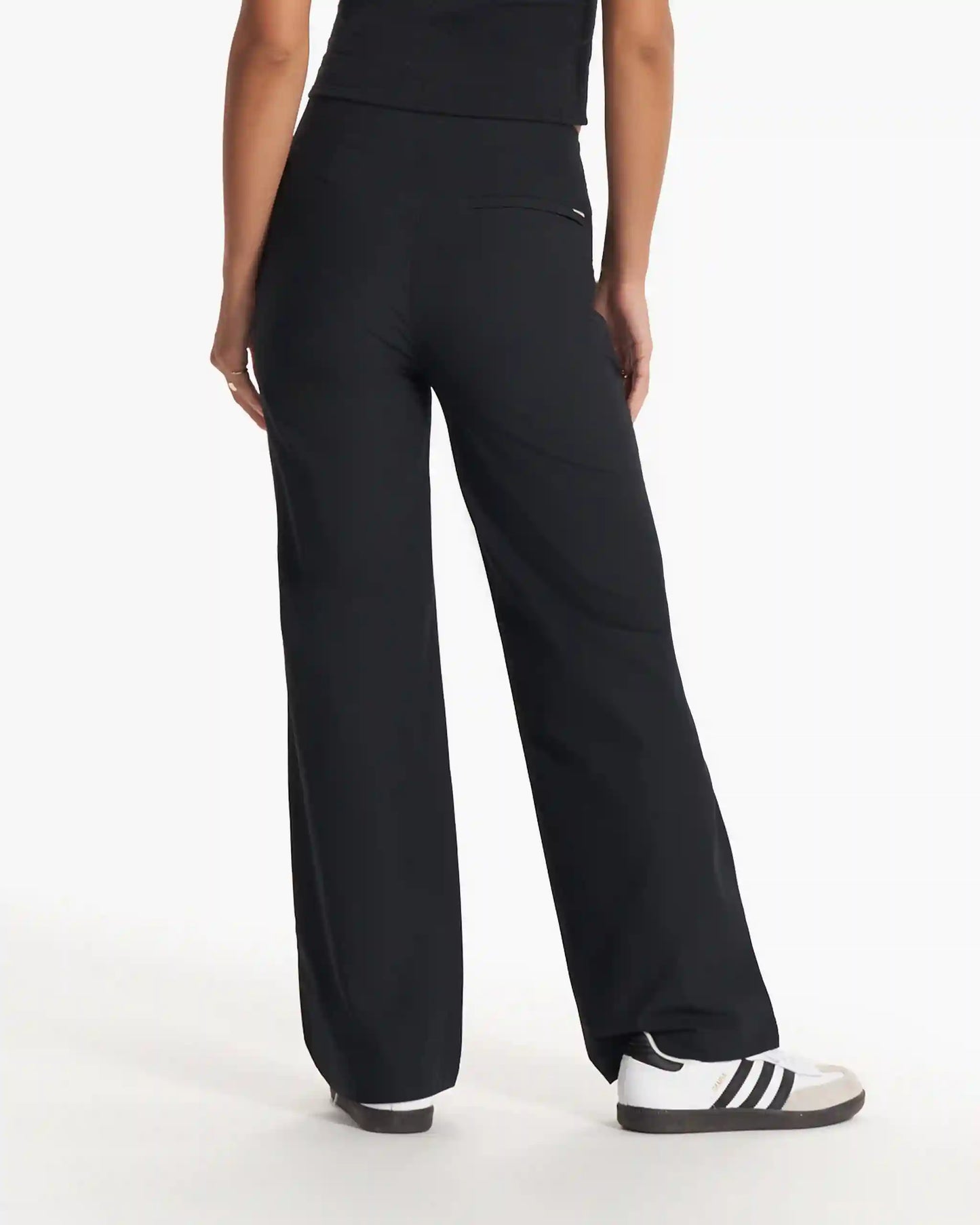 Womens Vuori Meta™ Wideleg Pant - Short