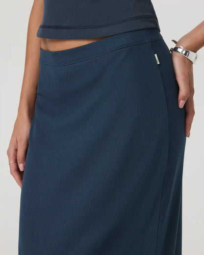 Pose Column Skirt