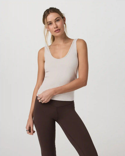Pose Twin Tank